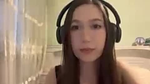 Snapshot of charleenmee chatting on March 7, 2:25 pm Scarlett online show from March 7, 2:25 pm