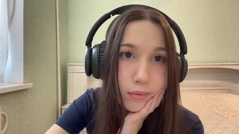 Snapshot of charleenmee chatting on March 15, 12:00 pm Scarlett online show from March 15, 12:00 pm