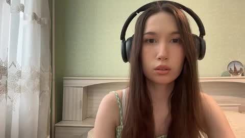 Snapshot of charleenmee chatting on March 27, 11:54 am Scarlett online show from March 27, 11:54 am