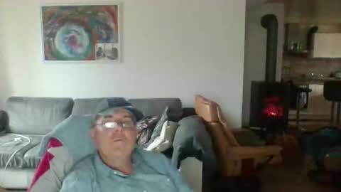 Snapshot of charles6064 chatting on November 21, 11:53 am charles6064 online show from November 21, 11:53 am