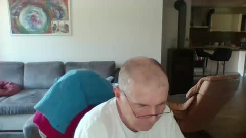 Snapshot of charles6064 chatting on June 13, 11:41 am charles6064 online show from June 13, 11:41 am