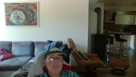 Snapshot of charles6064 chatting on July 28, 11:17 am charles6064 online show from July 28, 11:17 am