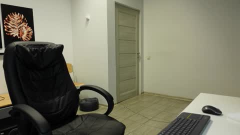 Snapshot of charles_dreams chatting on March 13, 6:25 pm CHARLES DREAMS online show from March 13, 6:25 pm