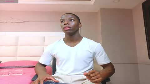 Snapshot of charlesbrown_ chatting on October 28, 11:25 am charlesbrown_ online show from October 28, 11:25 am