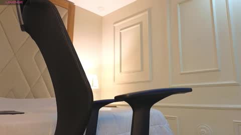 charlesbrown_ online show from December 1, 12:21 pm