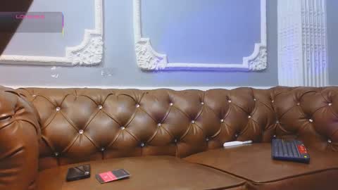 charlesbrown_ online show from December 17, 11:38 am