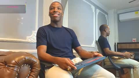 charlesbrown_ online show from December 22, 12:02 pm