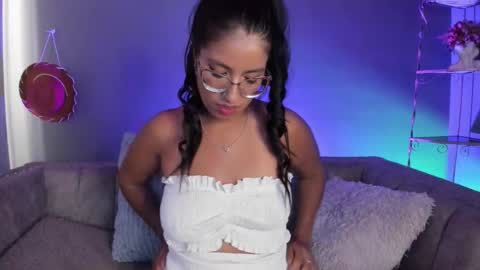 Snapshot of charlhot_ chatting on October 19, 2:07 pm charlhot_ online show from October 19, 2:07 pm