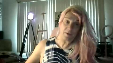 Charli online show from May 6, 10:37 pm