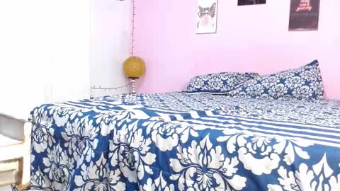 Snapshot of charlie_martinez1 chatting on December 4, 12:14 pm charlie martinez online show from December 4, 12:14 pm