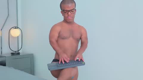 charlie_walkerr online show from June 19, 7:17 pm