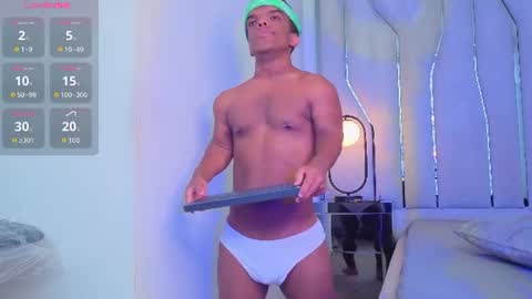 charlie_walkerr online show from July 25, 7:22 pm