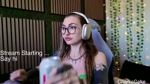 Charlie Cake online show from May 1, 9:41 pm