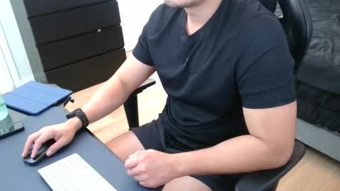 charliekkw online show from November 23, 8:19 pm