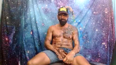 Snapshot of charlieprospect chatting on October 14, 2:01 am Charlie Prospect online show from October 14, 2:01 am