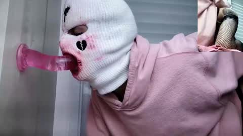 Charlie Throat online show from February 25, 6:39 pm