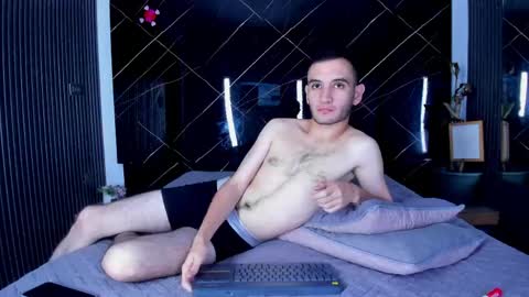 Snapshot of charlizee_23 chatting on May 20, 11:38 am Charlize online show from May 20, 11:38 am