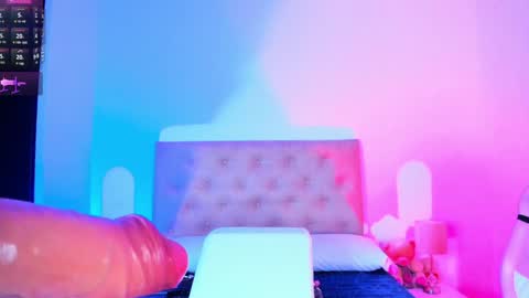 Charloott Evans online show from December 11, 12:02 am