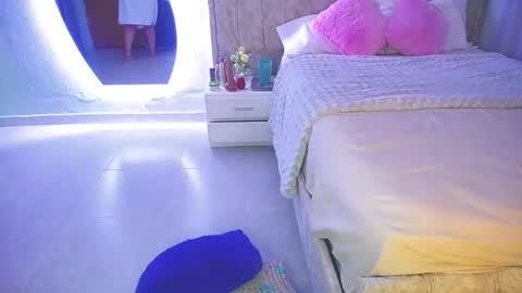 Charlote Walker online show from February 9, 2:59 am