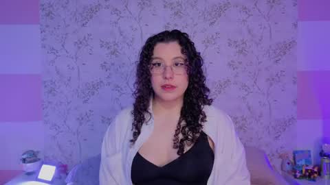 Snapshot of charlote__miller chatting on April 1, 11:22 am You honey online show from April 1, 11:22 am