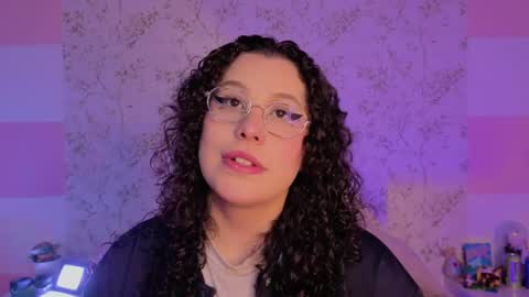 Snapshot of charlote__miller chatting on April 4, 11:29 am You honey online show from April 4, 11:29 am