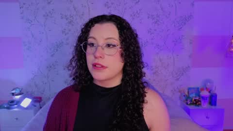 Snapshot of charlote__miller chatting on April 6, 11:33 am You honey online show from April 6, 11:33 am