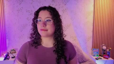Snapshot of charlote__miller chatting on April 18, 11:47 am You honey online show from April 18, 11:47 am