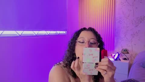 Snapshot of charlote__miller chatting on April 22, 12:07 pm You honey online show from April 22, 12:07 pm