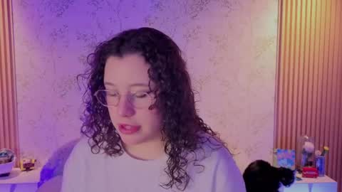 Snapshot of charlote__miller chatting on April 25, 11:46 am You honey online show from April 25, 11:46 am