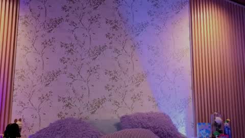Snapshot of charlote__miller chatting on May 11, 4:04 pm You honey online show from May 11, 4:04 pm