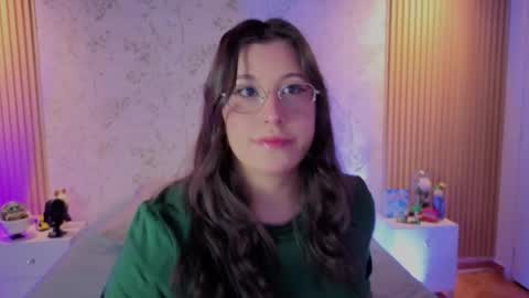 Snapshot of charlote__miller chatting on May 15, 11:39 am You honey online show from May 15, 11:39 am