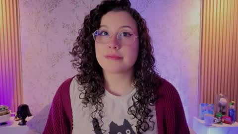 Snapshot of charlote__miller chatting on May 17, 12:23 pm You honey online show from May 17, 12:23 pm