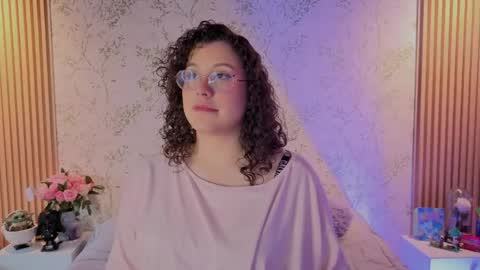 Snapshot of charlote__miller chatting on May 24, 12:21 pm You honey online show from May 24, 12:21 pm