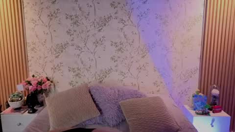 Snapshot of charlote__miller chatting on May 27, 11:40 am You honey online show from May 27, 11:40 am