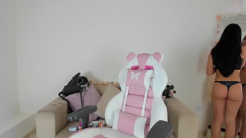    online show from January 7, 9:25 pm