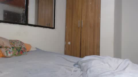 Snapshot of charloth_jones99 chatting on January 17, 2:50 am charlotte online show from January 17, 2:50 am