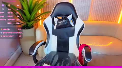 charlott online show from July 28, 6:20 pm