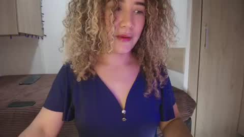 Snapshot of charlotte1117 chatting on July 27, 4:47 pm Char 3 online show from July 27, 4:47 pm