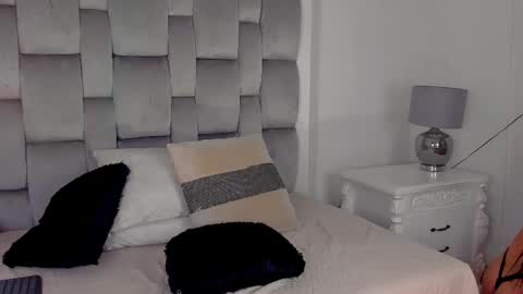   Charlotte  online show from December 18, 8:15 pm