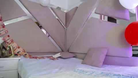 Charlotte  online show from February 10, 1:04 pm