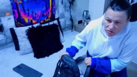 charlotte online show from October 25, 11:07 am