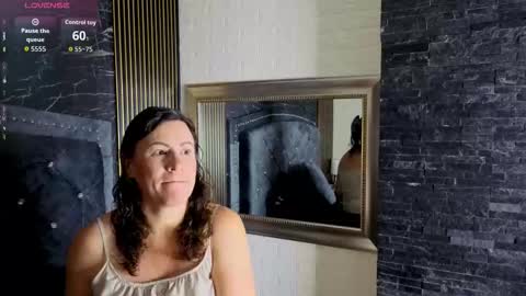 Snapshot of charlotte__g chatting on February 21, 10:16 am charlotte online show from February 21, 10:16 am