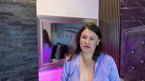 Snapshot of charlotte__g chatting on March 4, 11:27 am charlotte online show from March 4, 11:27 am