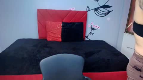 CHARLOTTE GRAY online show from November 9, 12:03 pm