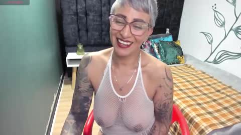 CHARLOTTE GRAY online show from December 16, 7:52 pm