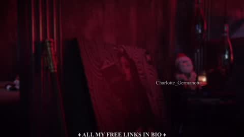 Snapshot of charlotte_germanotta_ chatting on December 6, 6:17 pm Charlotte online show from December 6, 6:17 pm