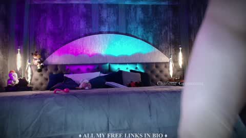 Snapshot of charlotte_germanotta_ chatting on December 16, 7:21 pm Charlotte online show from December 16, 7:21 pm