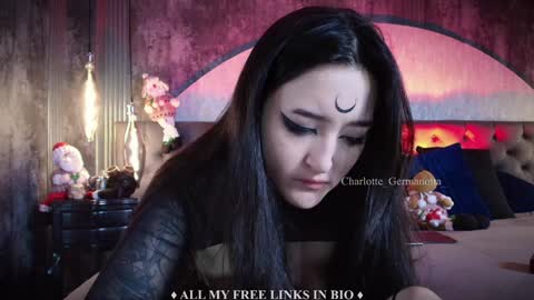 Snapshot of charlotte_germanotta_ chatting on December 23, 6:48 pm Charlotte online show from December 23, 6:48 pm
