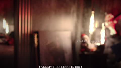 Snapshot of charlotte_germanotta_ chatting on December 24, 5:44 pm Charlotte online show from December 24, 5:44 pm