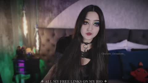 Snapshot of charlotte_germanotta_ chatting on February 20, 5:40 pm Charlotte online show from February 20, 5:40 pm
